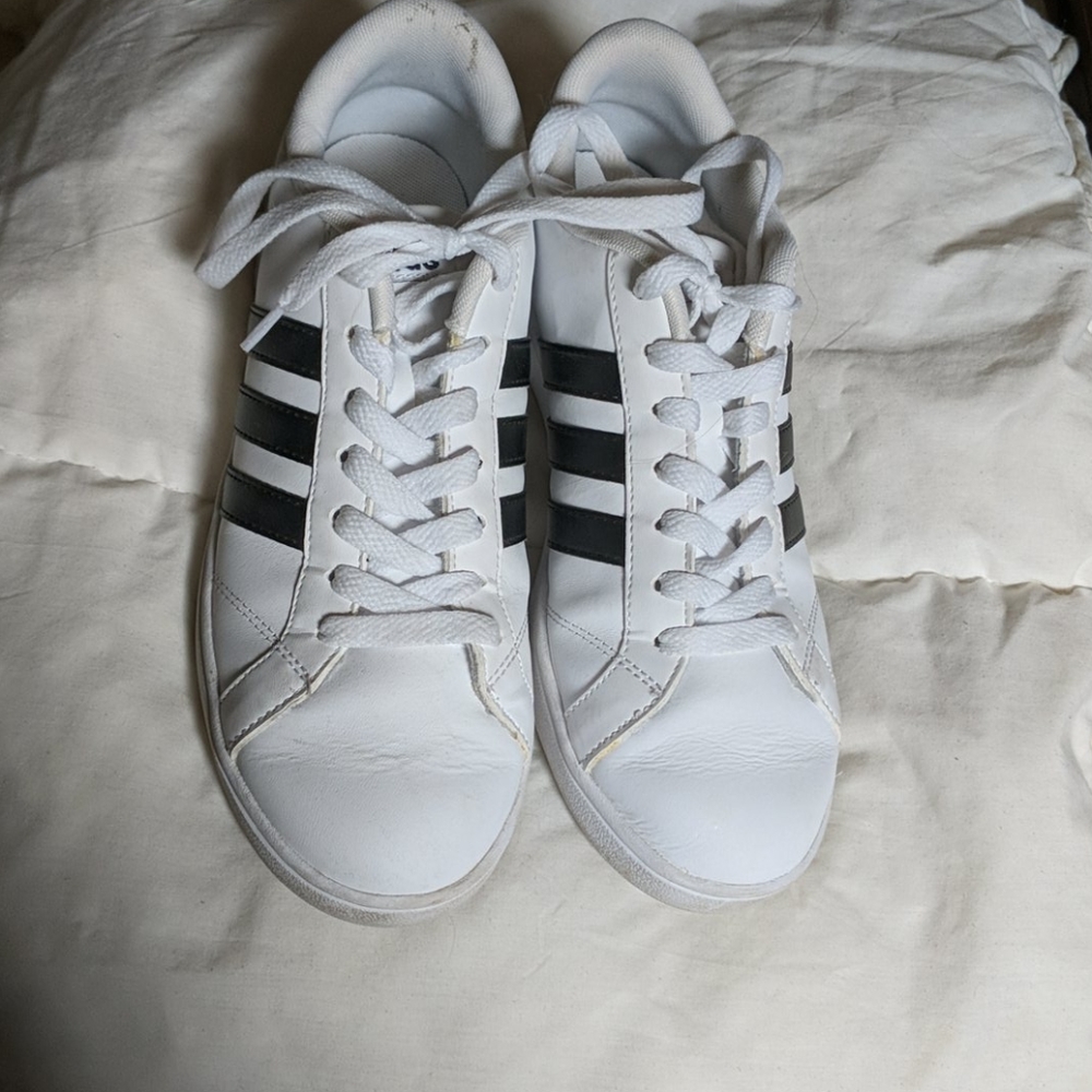 White adidas tennis shoes